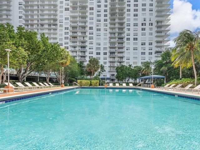 2851 NE 183rd Street 2112E, Aventura, FL 33160