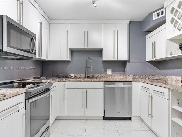 2851 NE 183rd Street 2112E, Aventura, FL 33160