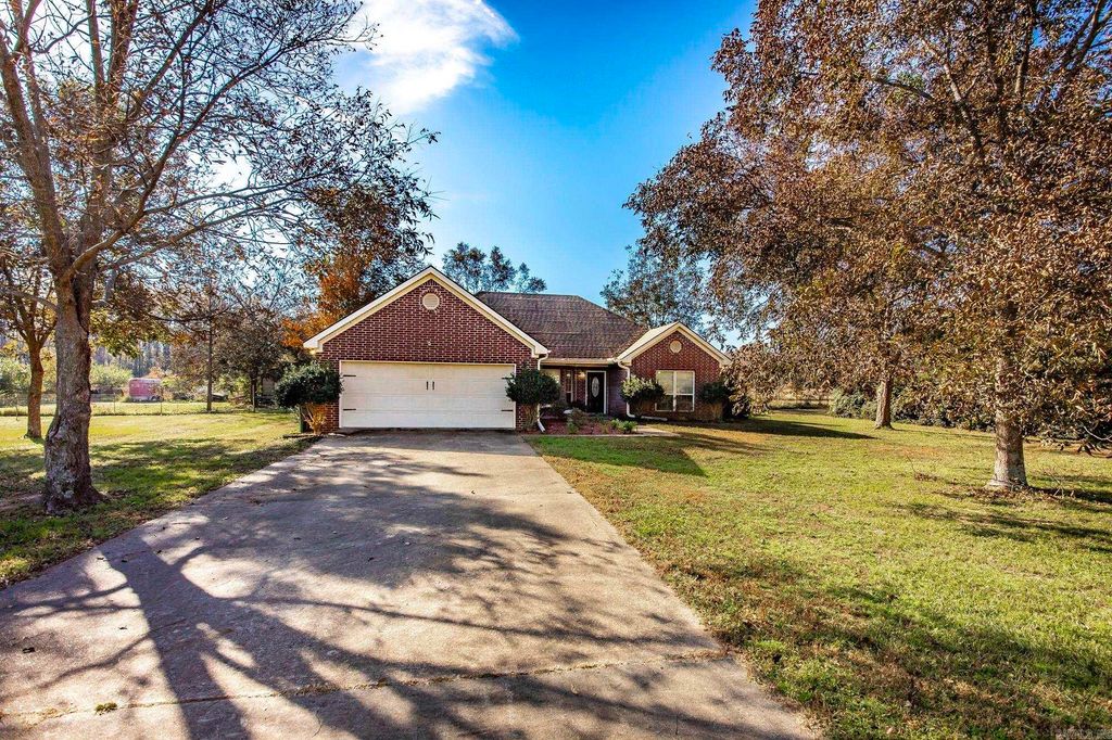 215 Williamson Boulevard, Lonoke, AR 72086