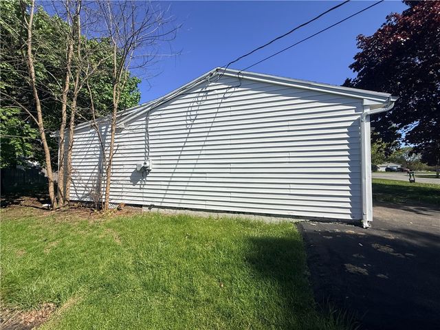 12 Gannett Road, Farmington, NY 14425