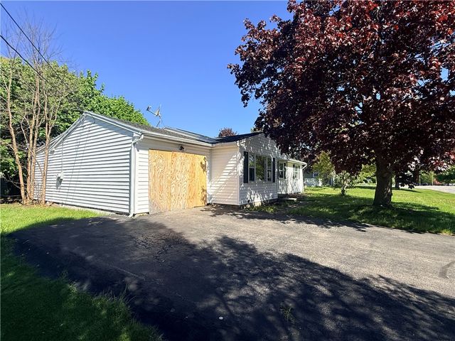 12 Gannett Road, Farmington, NY 14425