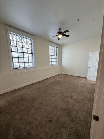 621 21st Street 303, Galveston, TX 77550