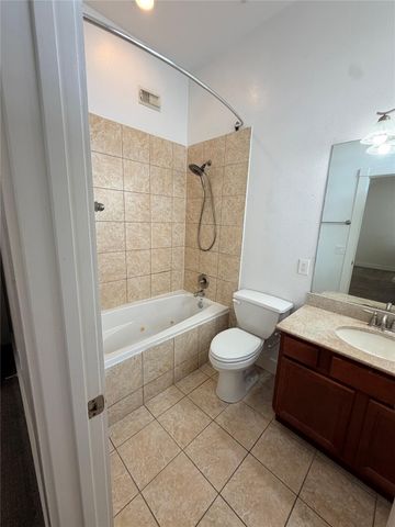 621 21st Street 303, Galveston, TX 77550