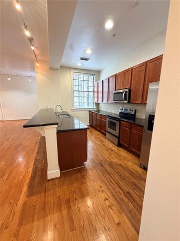621 21st Street 303, Galveston, TX 77550