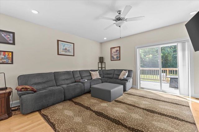 76 Chase Court, Essex, VT 05452