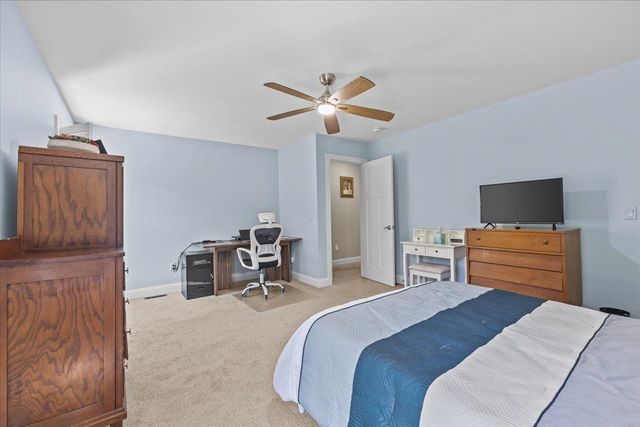 76 Chase Court, Essex, VT 05452