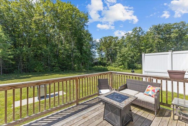 76 Chase Court, Essex, VT 05452