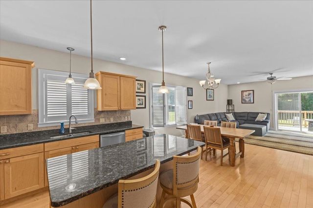 76 Chase Court, Essex, VT 05452