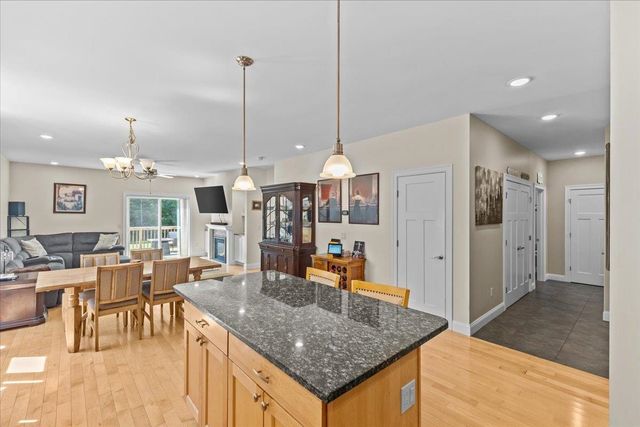 76 Chase Court, Essex, VT 05452