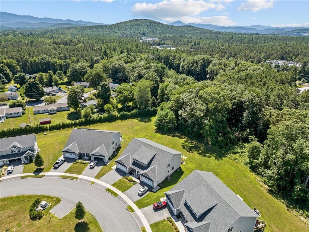 76 Chase Court, Essex, VT 05452
