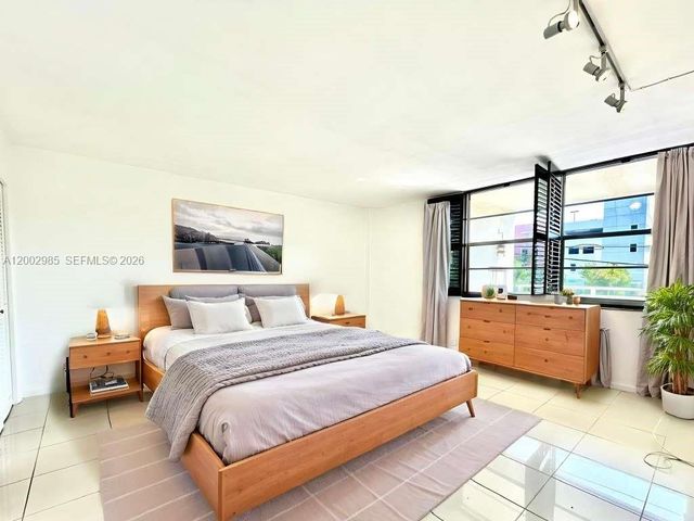 9500 W Bay Harbor Dr 2G, Bay Harbor Islands, FL 33154