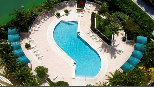 888 Brickell Key Drive 3007, Miami, FL 33131