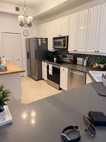 888 Brickell Key Drive 3007, Miami, FL 33131