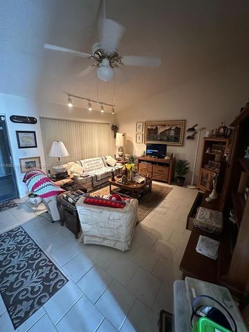 1995 SW 15th Pl, Deerfield Beach, FL 33442