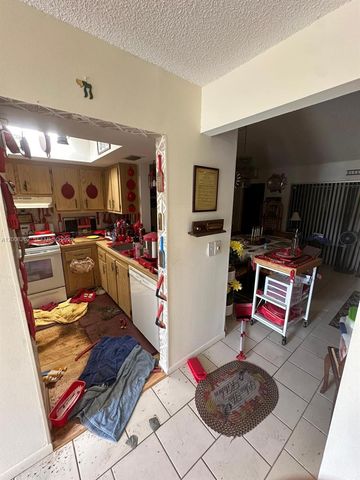 1995 SW 15th Pl, Deerfield Beach, FL 33442