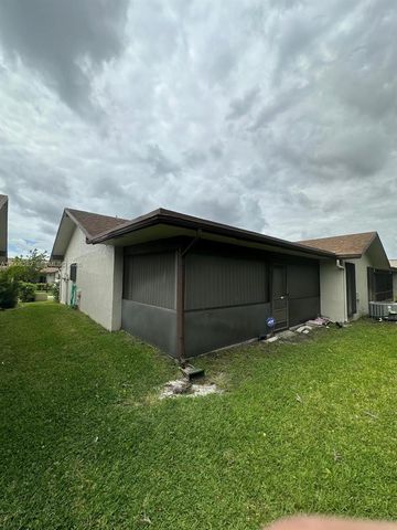 1995 SW 15th Pl, Deerfield Beach, FL 33442