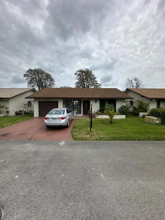 1995 SW 15th Pl, Deerfield Beach, FL 33442