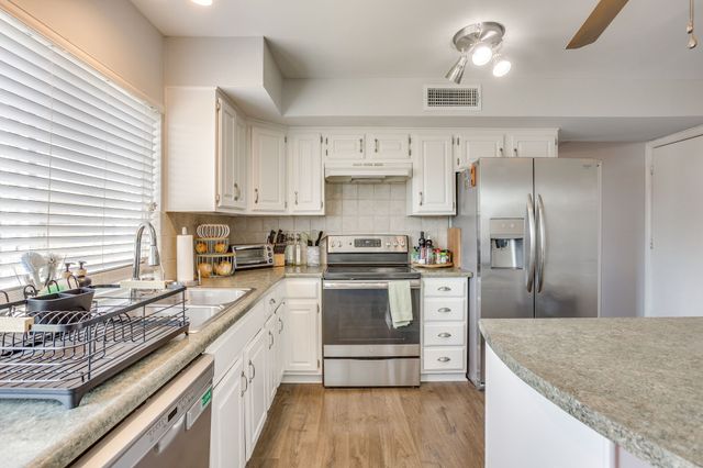 3226 Delaford Drive, Carrollton, TX 75007