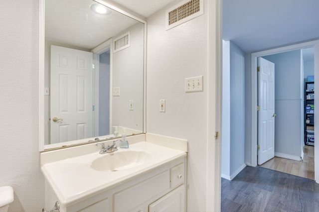 3226 Delaford Drive, Carrollton, TX 75007