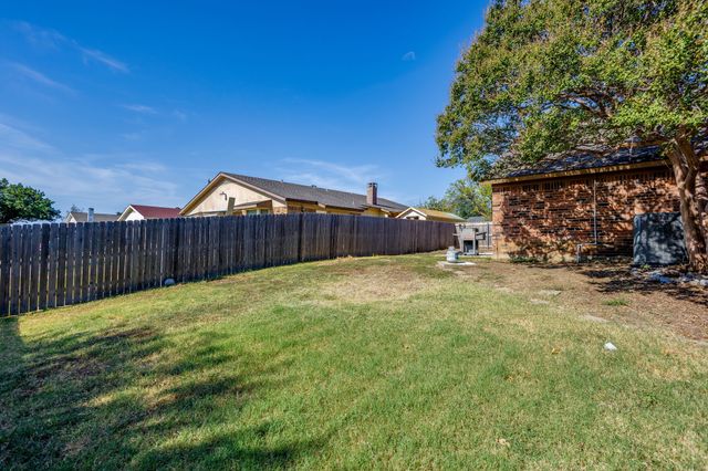 3226 Delaford Drive, Carrollton, TX 75007