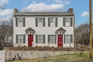 815 First East St Street, Vicksburg, MS 39183