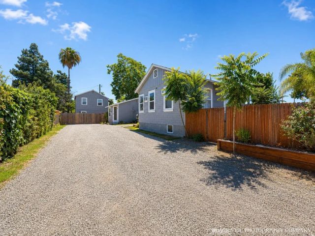 2003 Virginia Street, Bakersfield, CA 93305