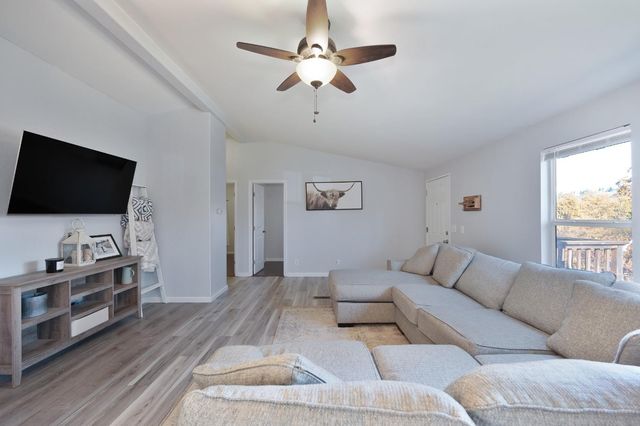 2541 Knollwood Dr, Cameron Park, CA 95682