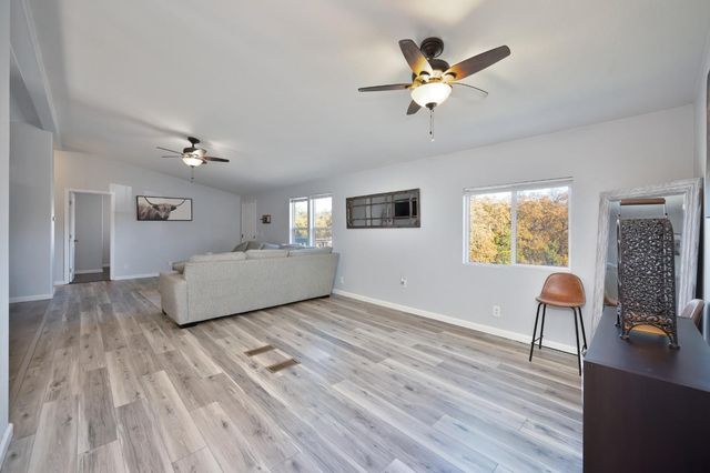 2541 Knollwood Dr, Cameron Park, CA 95682