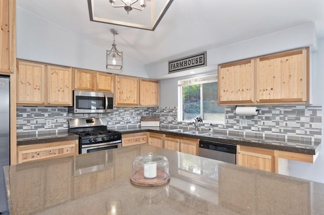 2541 Knollwood Dr, Cameron Park, CA 95682