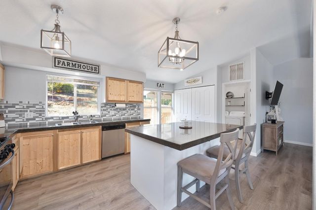 2541 Knollwood Dr, Cameron Park, CA 95682