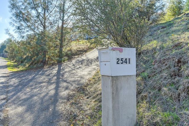 2541 Knollwood Dr, Cameron Park, CA 95682