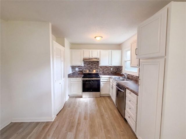 11121 Herrick Avenue, Kansas City, MO 64134