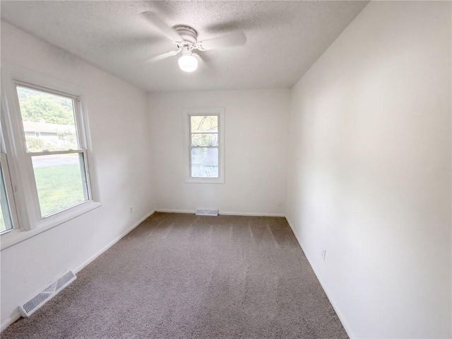 11121 Herrick Avenue, Kansas City, MO 64134