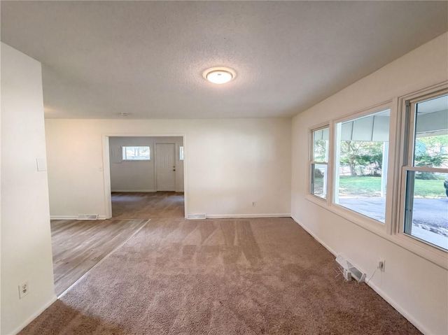11121 Herrick Avenue, Kansas City, MO 64134