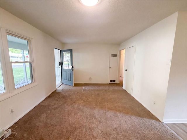 11121 Herrick Avenue, Kansas City, MO 64134
