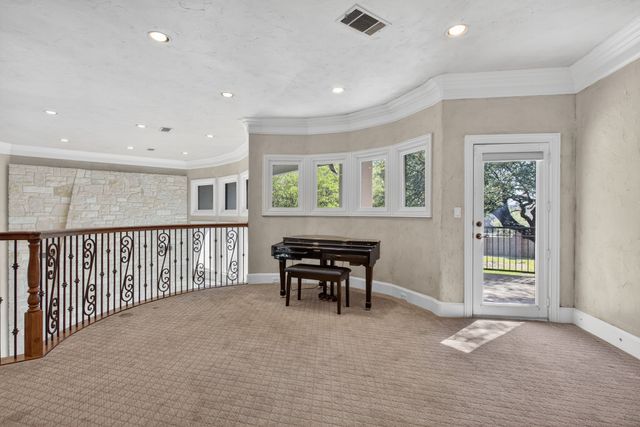 2125 Bradford Park, Fort Worth, TX 76107