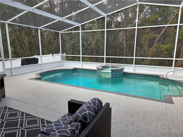 12 Cassia Court, Homosassa, FL 34446