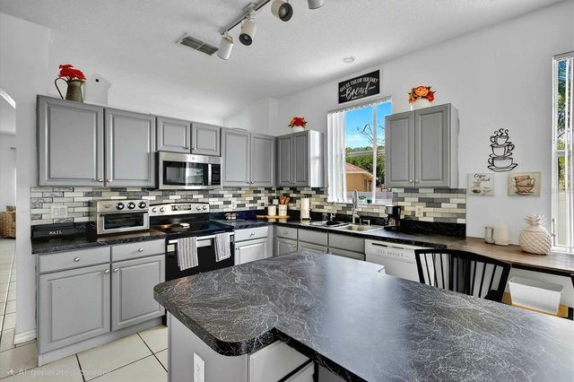 2304 SAPHIRE COURT, Kissimmee, FL 34743