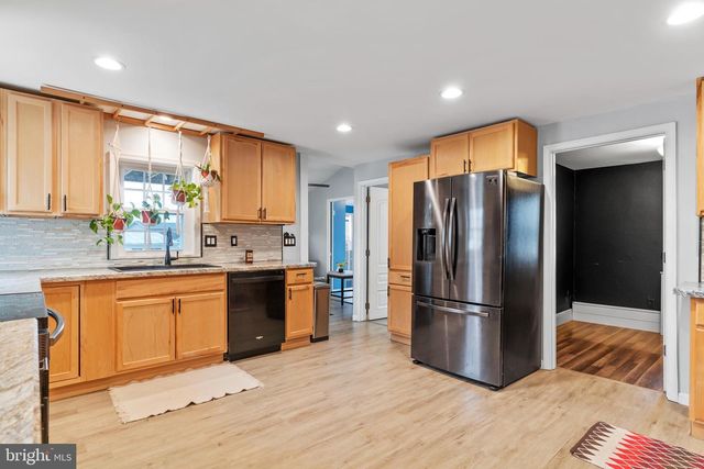 30 W MAIN STREET, Shiremanstown, PA 17011