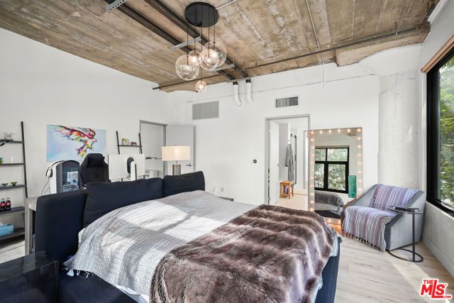 330 S 11th A205, Los Angeles, CA 90015