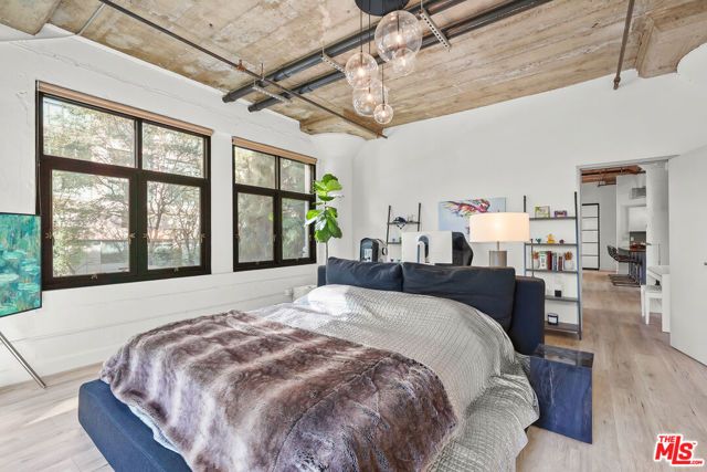 330 S 11th A205, Los Angeles, CA 90015