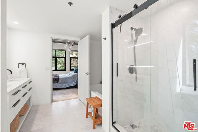 330 S 11th A205, Los Angeles, CA 90015