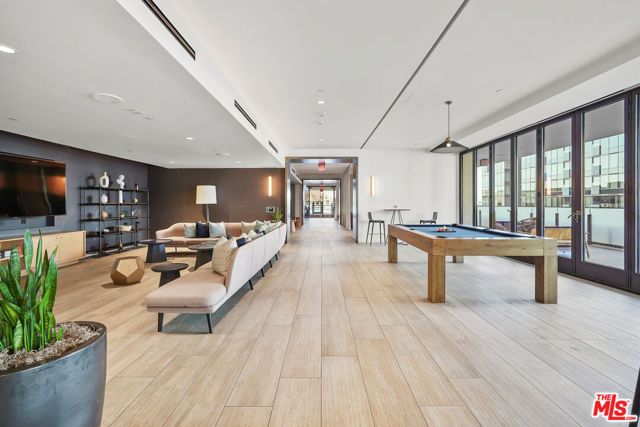 330 S 11th A205, Los Angeles, CA 90015