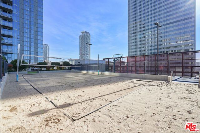 330 S 11th A205, Los Angeles, CA 90015