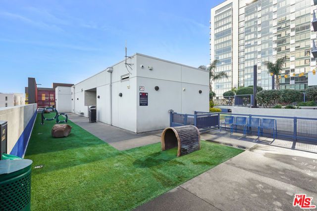 330 S 11th A205, Los Angeles, CA 90015