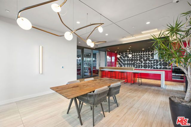 330 S 11th A205, Los Angeles, CA 90015