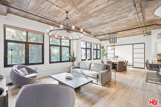 330 S 11th A205, Los Angeles, CA 90015