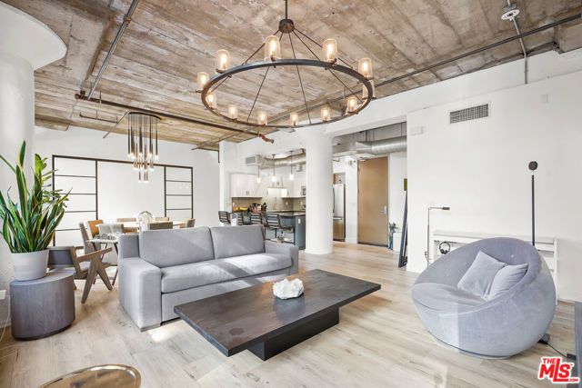 330 S 11th A205, Los Angeles, CA 90015