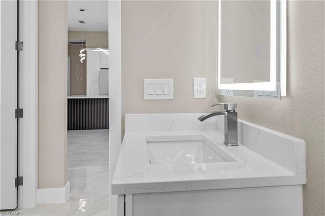 2815 19TH ST SW, Lehigh Acres, FL 33976