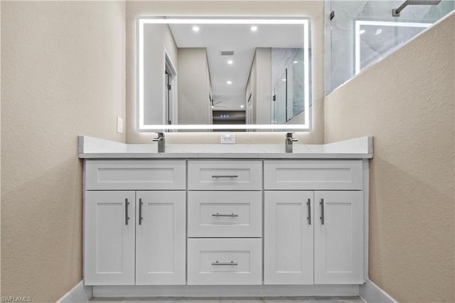 2815 19TH ST SW, Lehigh Acres, FL 33976